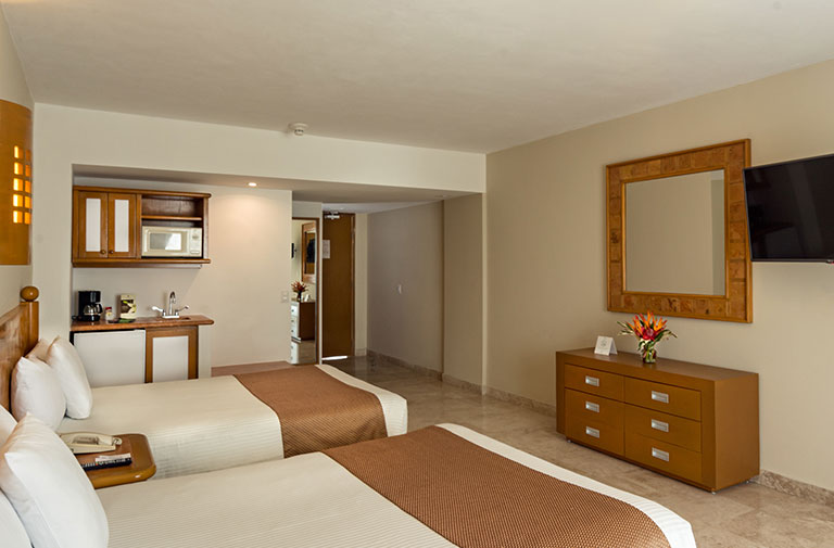 Sunset World – Resorts – Sunset Royal Beach Resort | Deluxe Camas