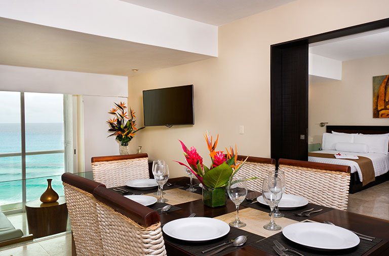 Sunset World – Resorts – Sunset Royal Beach Resort | Bedroom Two Comedor