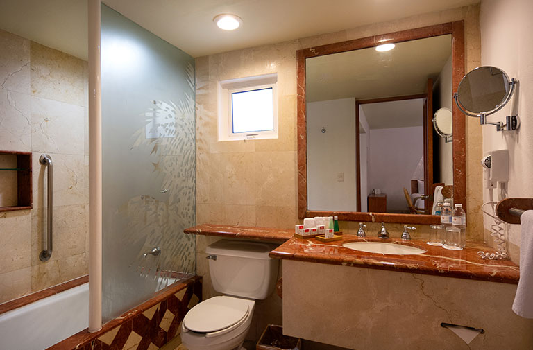 Sunset-Fishermen-Bedroom-Bano